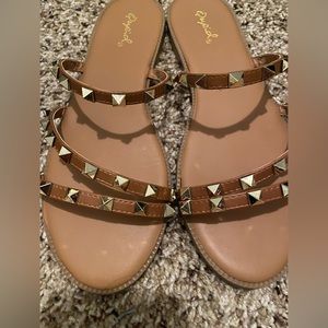 Pink Lilly brown sandals size 7